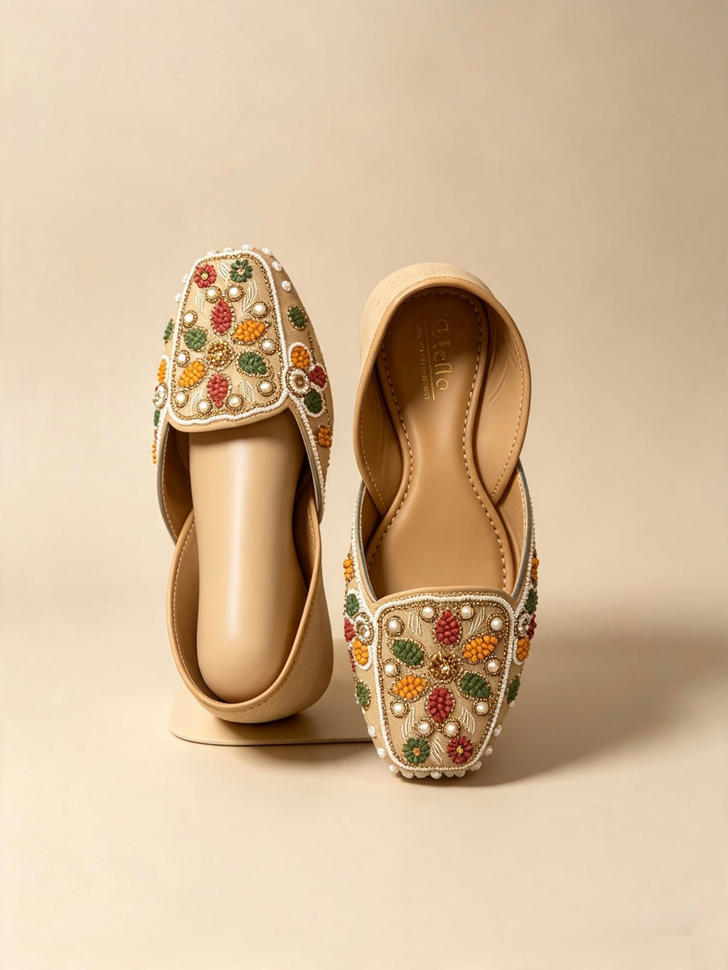 🤎 Beige Multicolour Embroidered Punjabi Jutti — Product Description