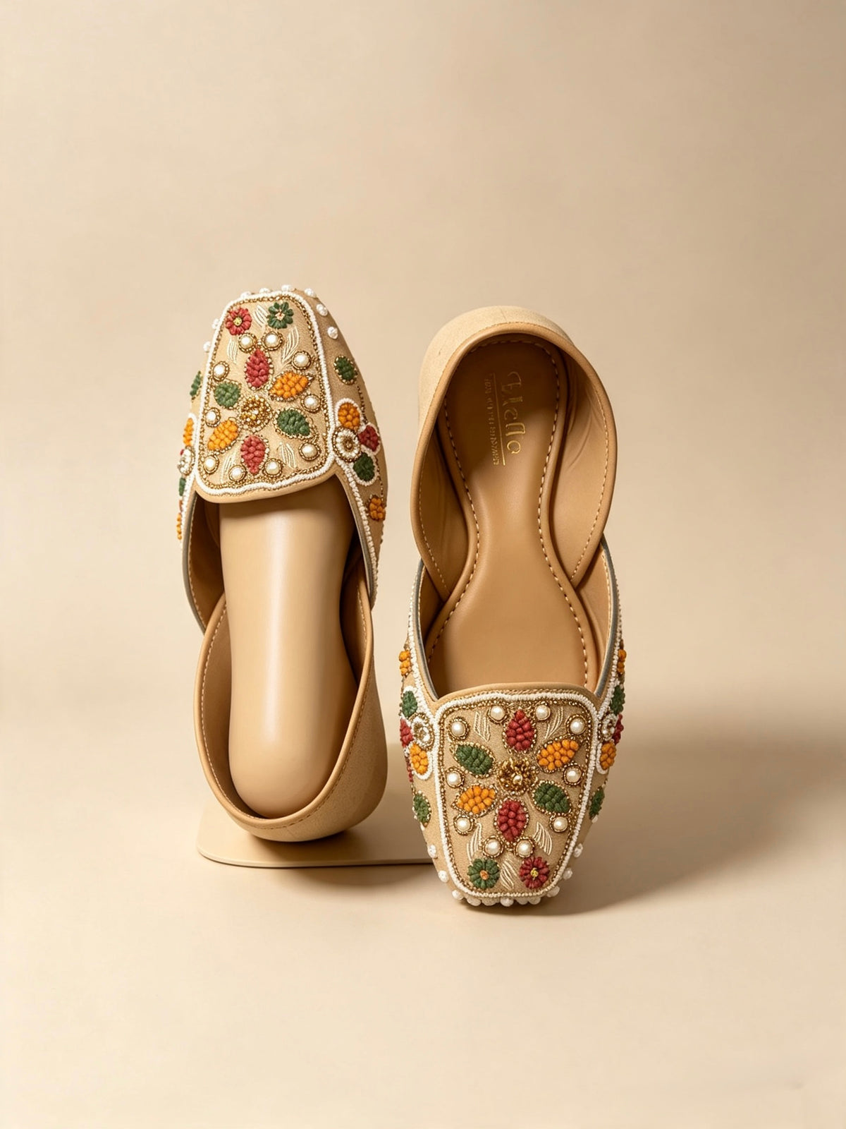 🤎 Beige Multicolour Embroidered Punjabi Jutti — Product Description